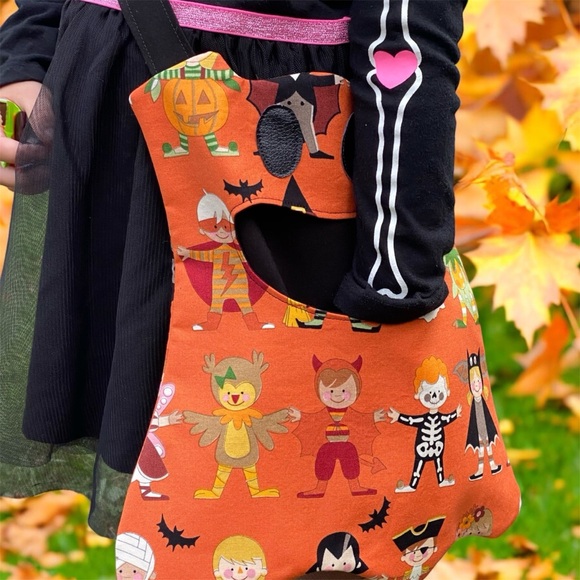 Trick or treat bag, handmade tote, toddler cross body bag, ghost shaped bag - Picture 3 of 7